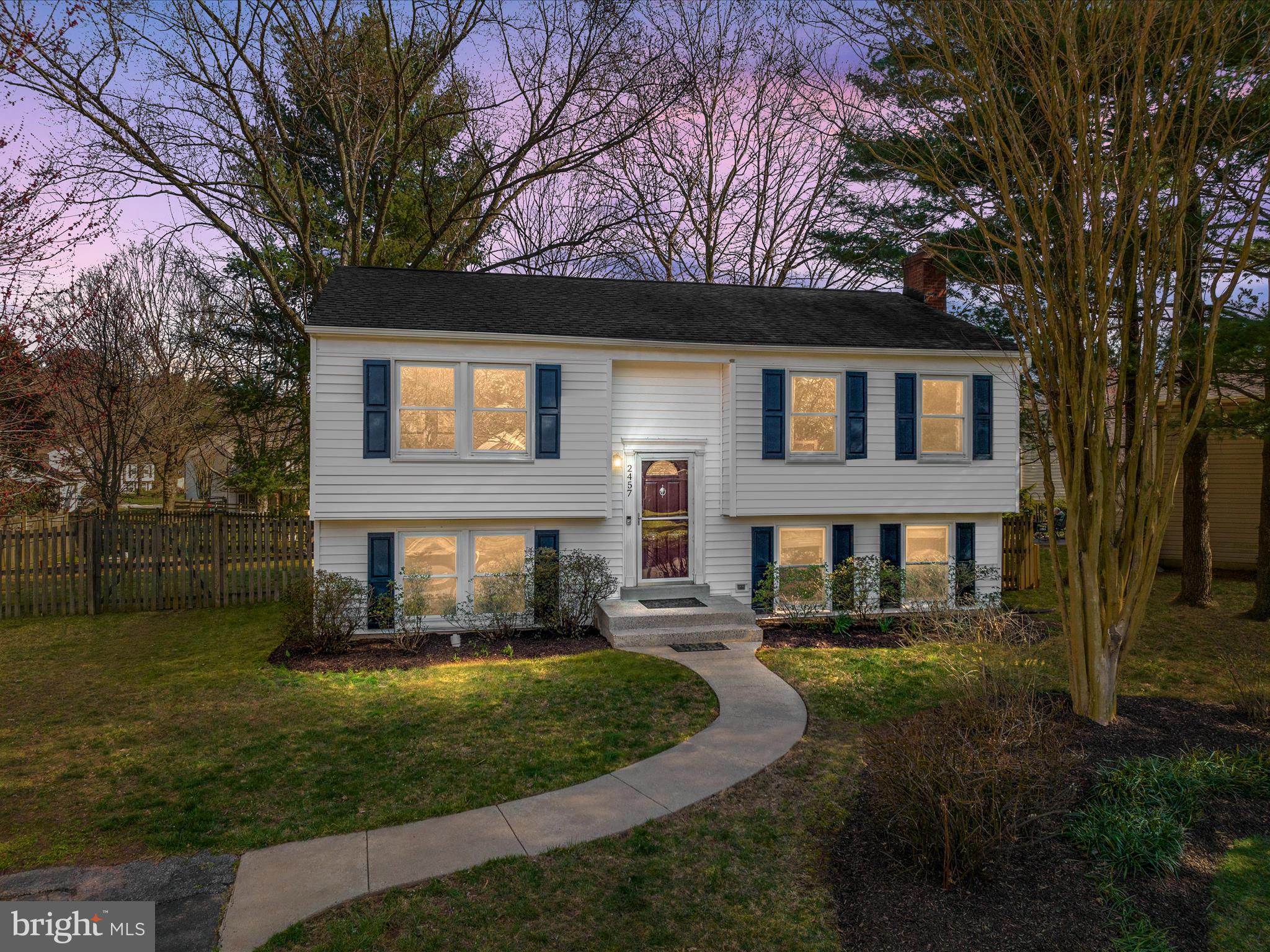 FOX MILL ESTATES - Residential