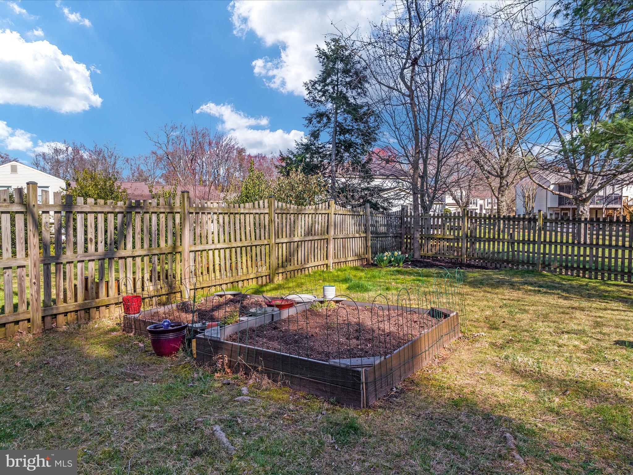 FOX MILL ESTATES - Residential