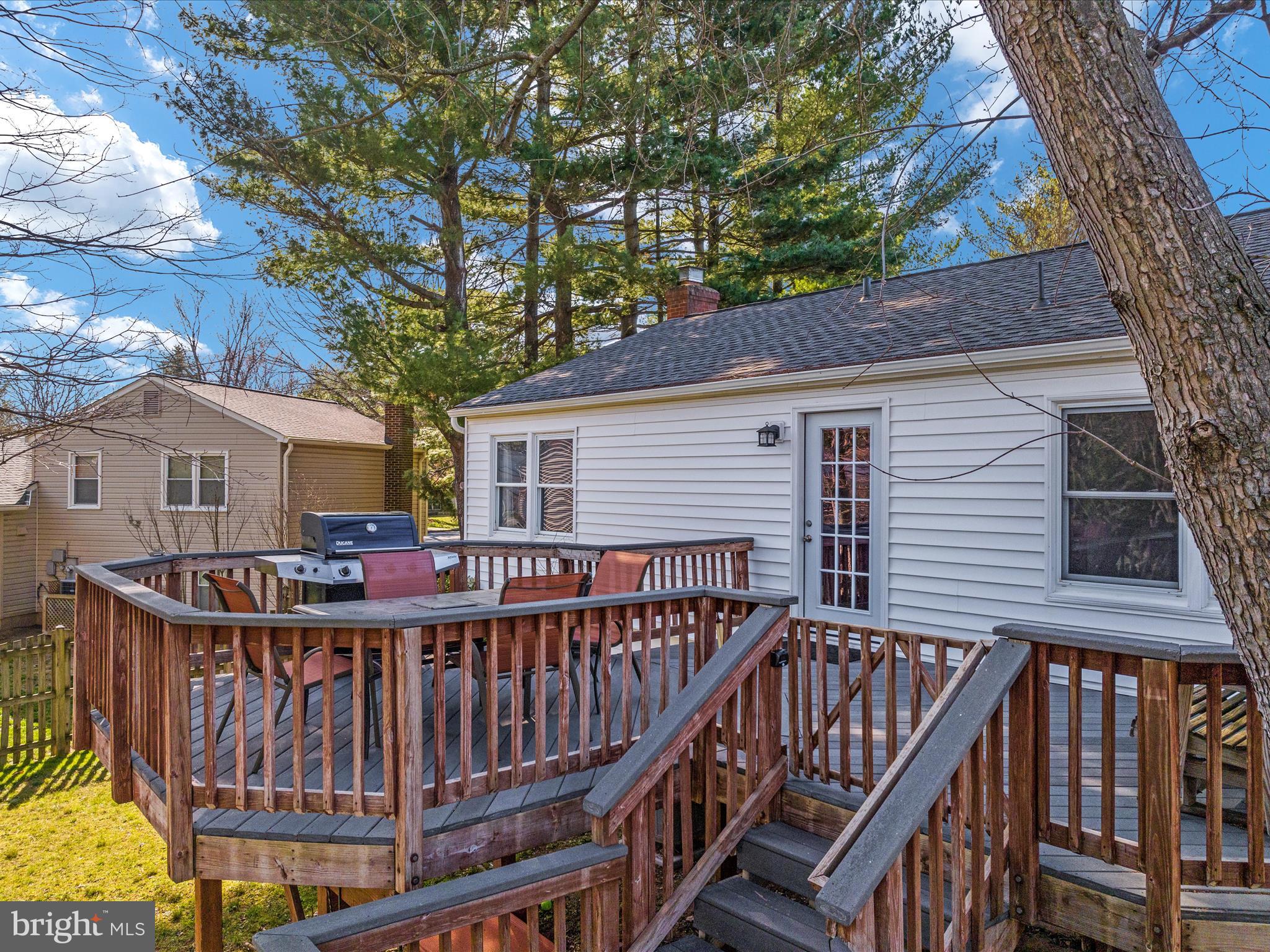 FOX MILL ESTATES - Residential