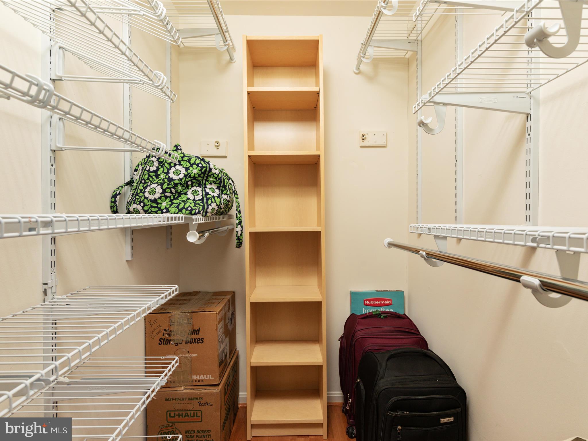 FOX MILL ESTATES - Residential