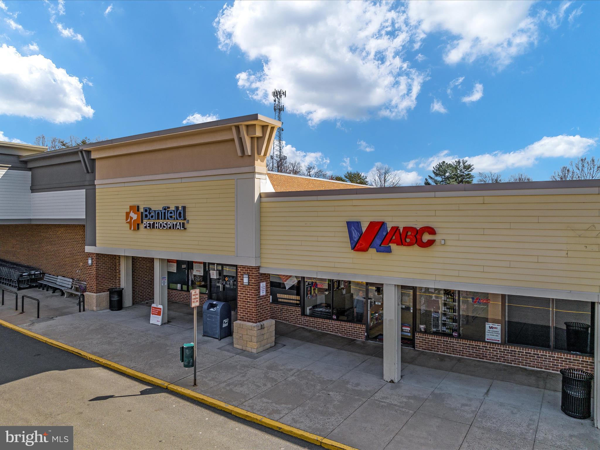 FOX MILL ESTATES - Residential