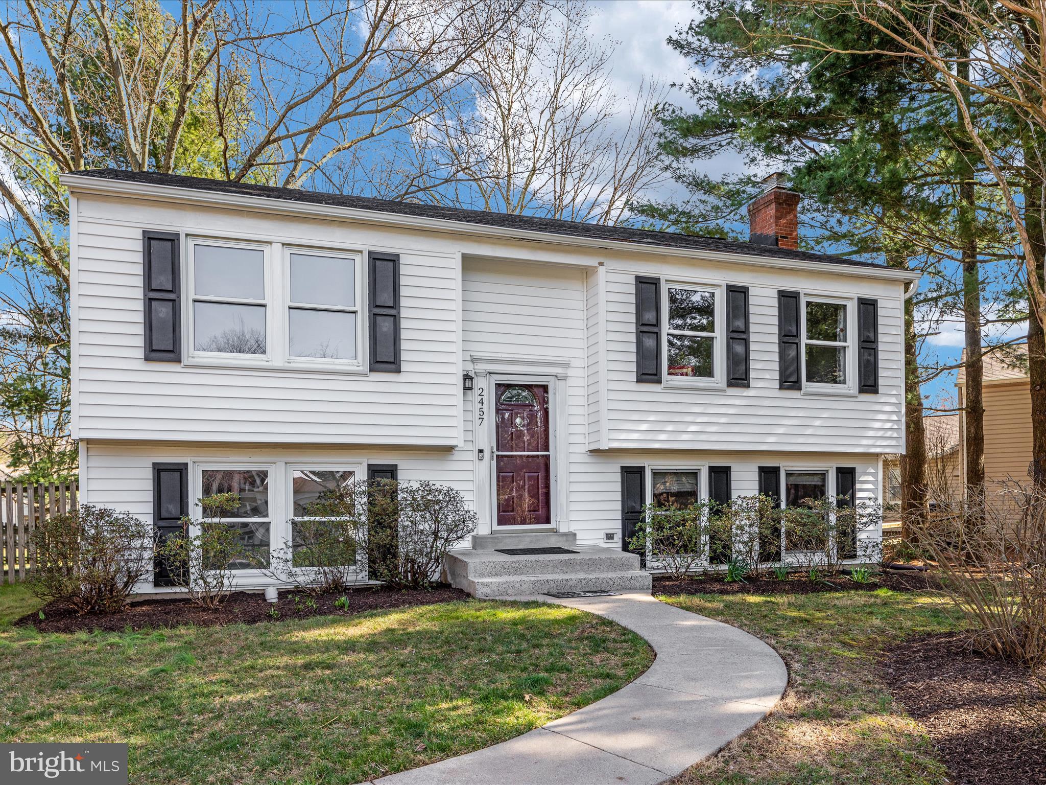 FOX MILL ESTATES - Residential