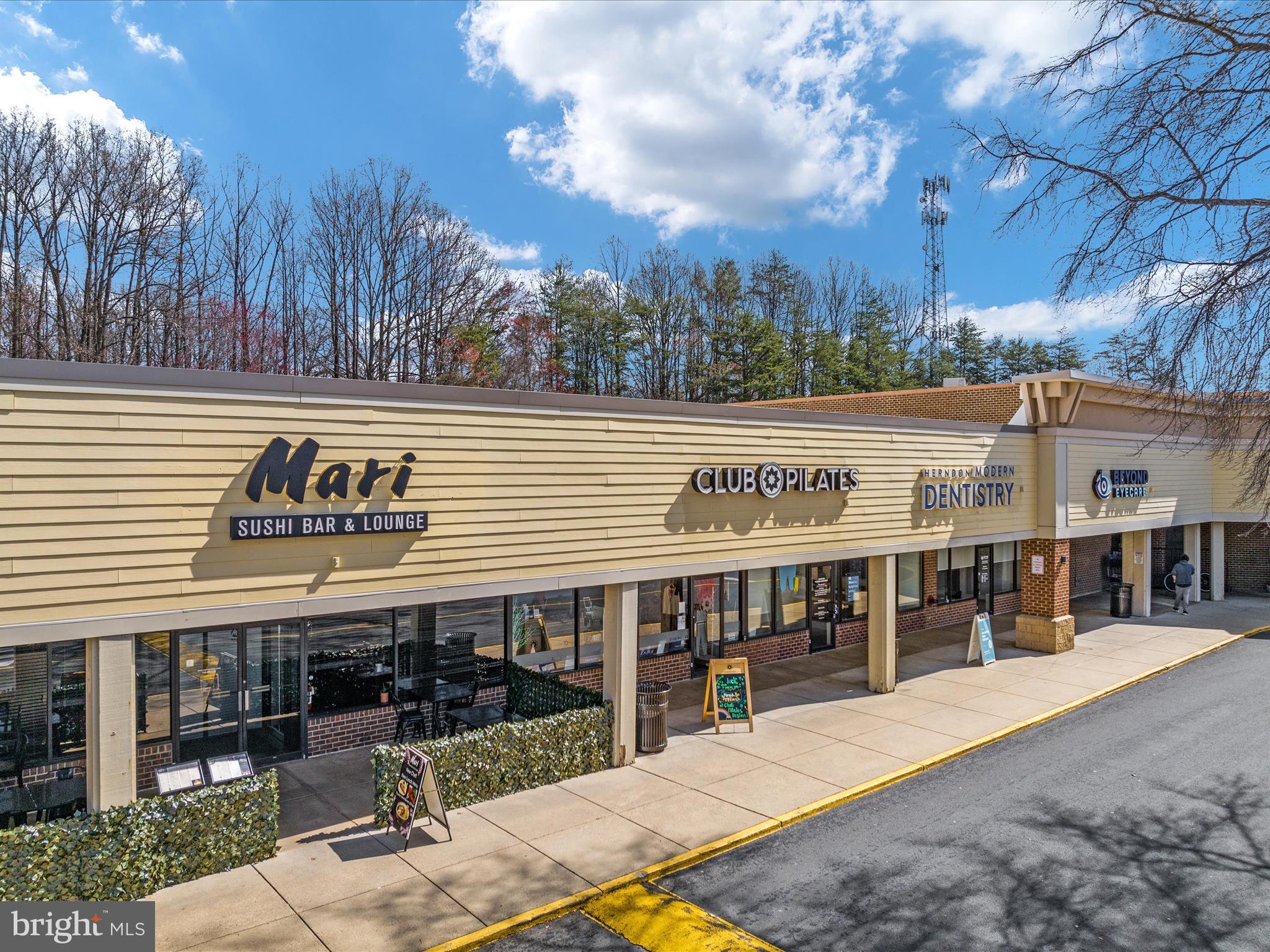 FOX MILL ESTATES - Residential