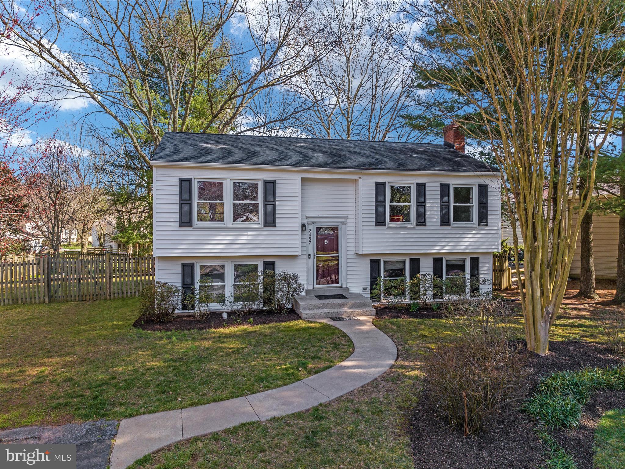 FOX MILL ESTATES - Residential