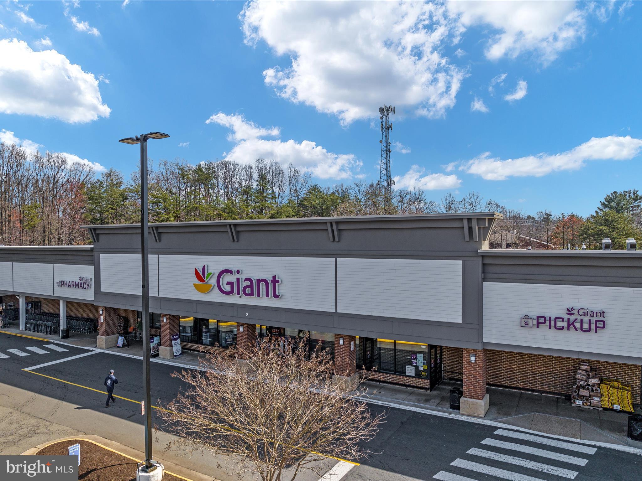 FOX MILL ESTATES - Residential