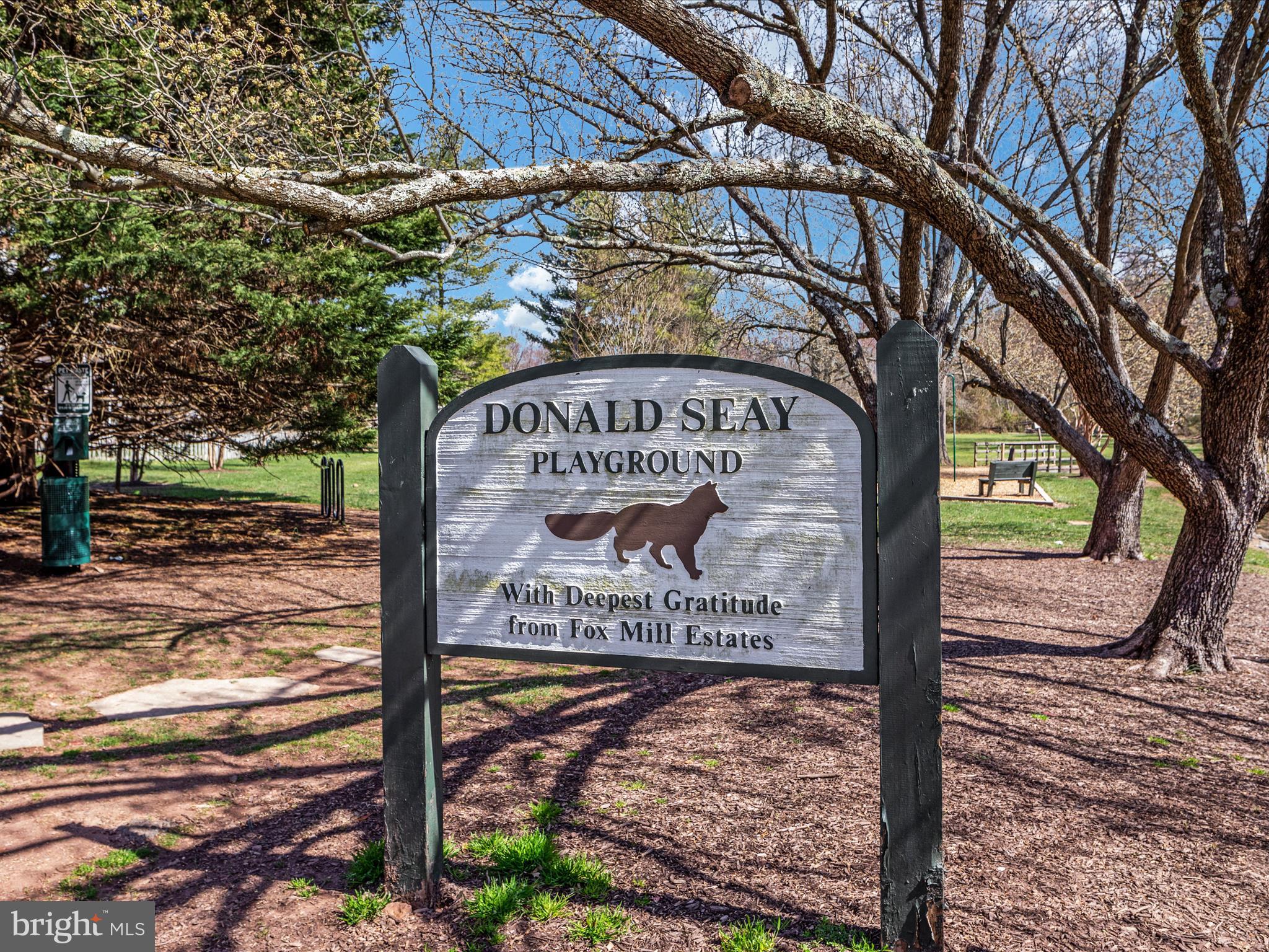 FOX MILL ESTATES - Residential