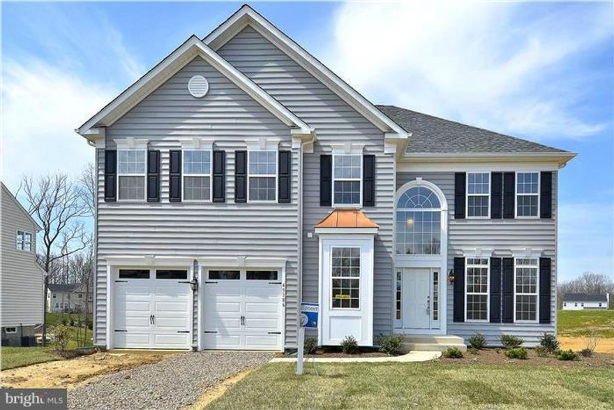 DAKOTA ** OPEN LIVING & DIN RMS ** EXTENDED FAMILY RM ** 2 STORY FOYER ** 1ST FLR LIBRARY ** GRANITE COUNTER TOPS ** STAINLESS APPLIANCES ** HARDWOOD FOYER ** DELUXE MASTER BR WITH HIS AND HER WALK IN CLOSETS & LUXURIOUS MSTR BATH W/ HUGE SOAK TUB **FINISHED FAM RM ** LOWER LEVEL BATH & BEDROOM **12K CLOSING HELP ** COM AMEN INCL POOL&CLUB HS