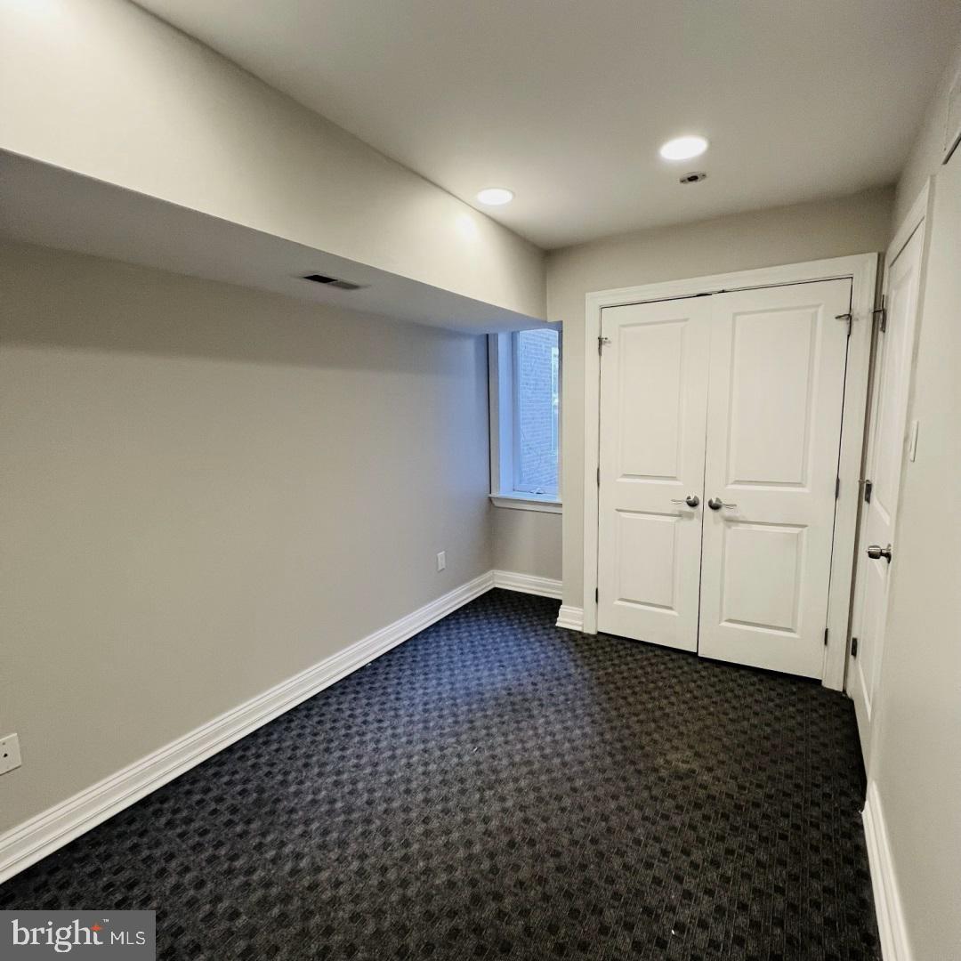 UNIVERSITY CITY - Residential Lease