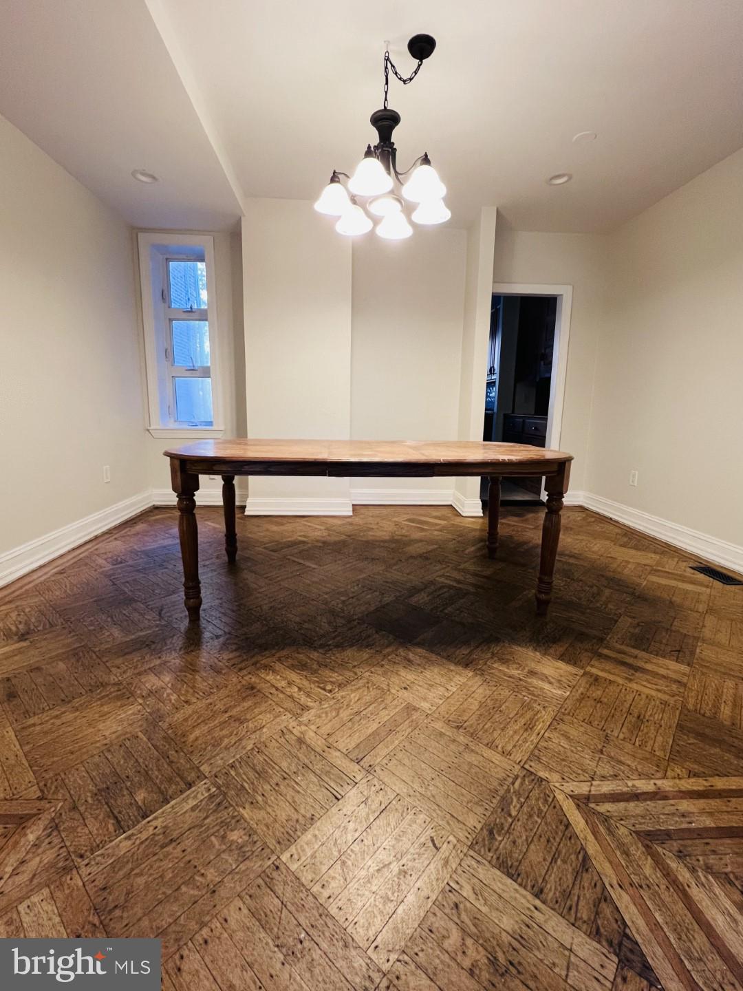 UNIVERSITY CITY - Residential Lease