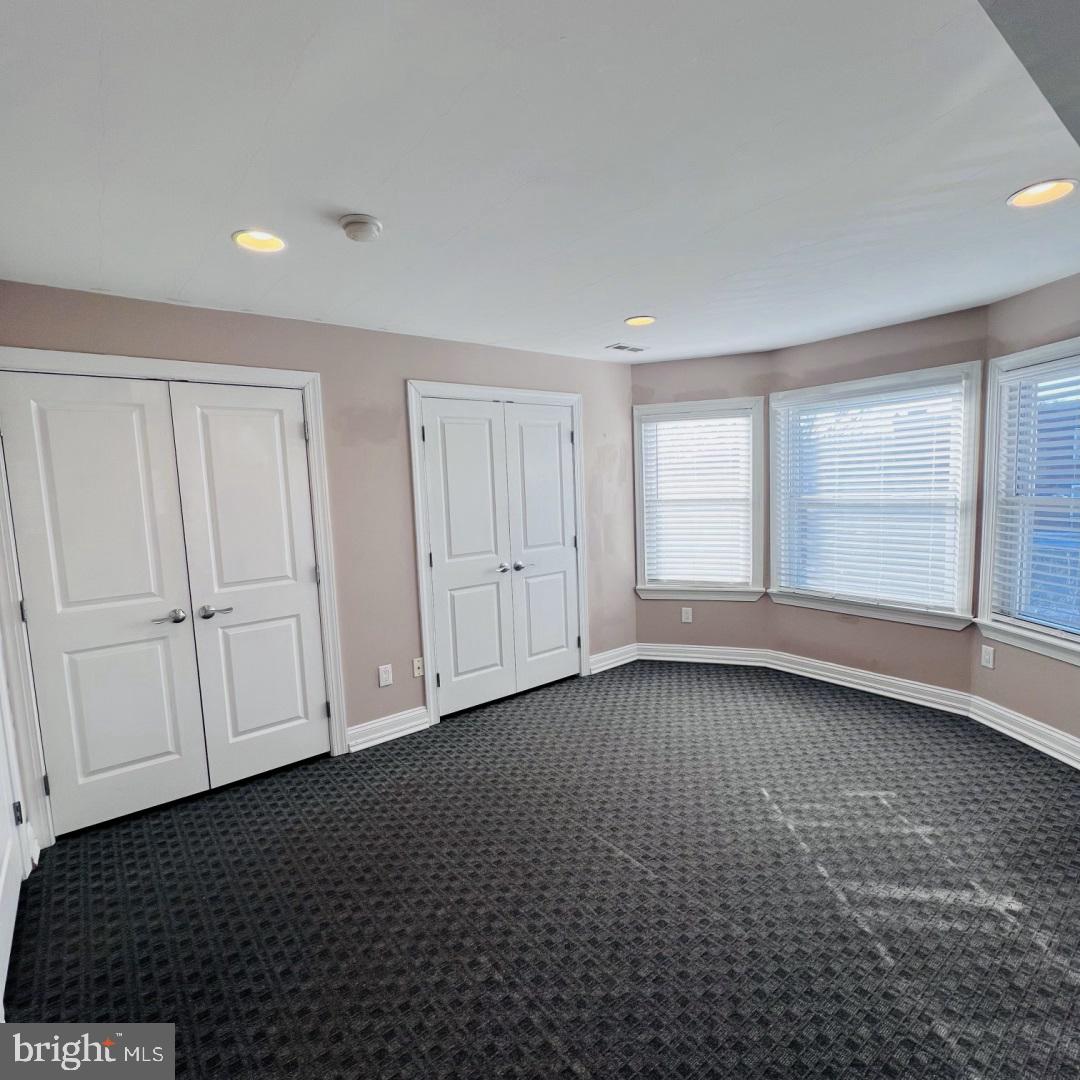 UNIVERSITY CITY - Residential Lease