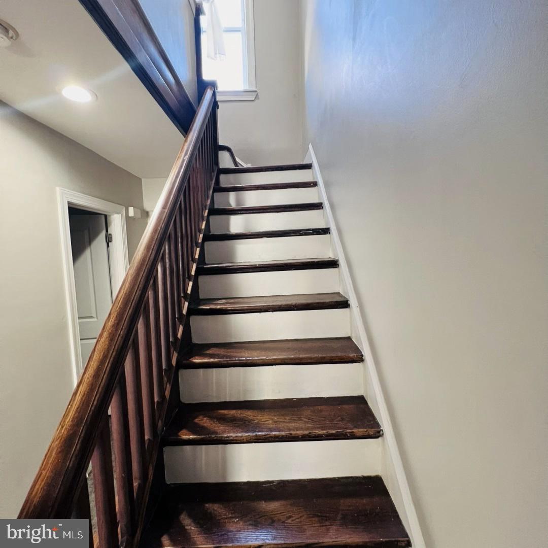 UNIVERSITY CITY - Residential Lease