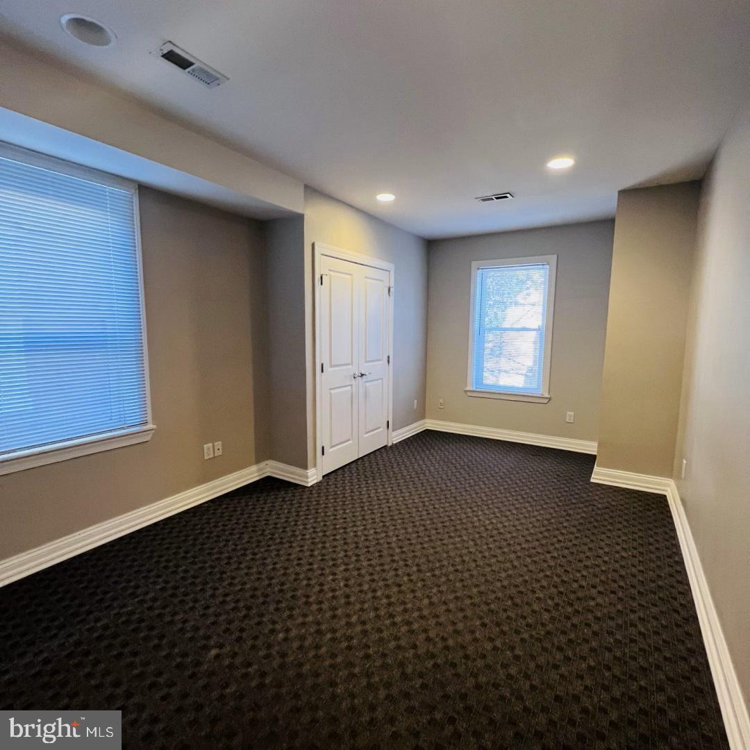 UNIVERSITY CITY - Residential Lease