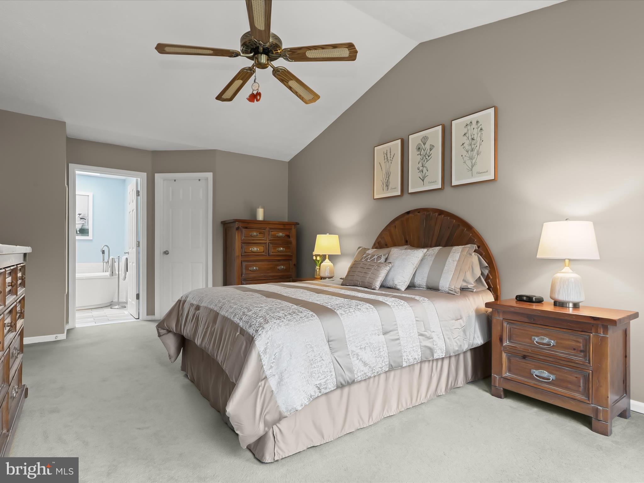 HUNT CLUB ESTATES - Residential