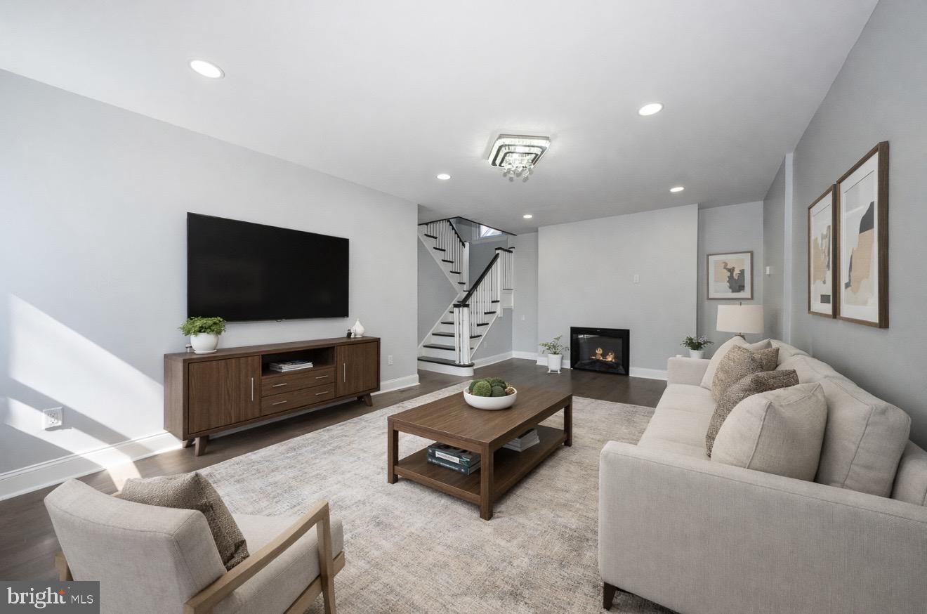 KIRKLAND - Residential