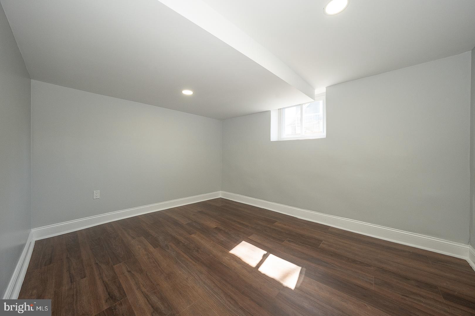 KIRKLAND - Residential