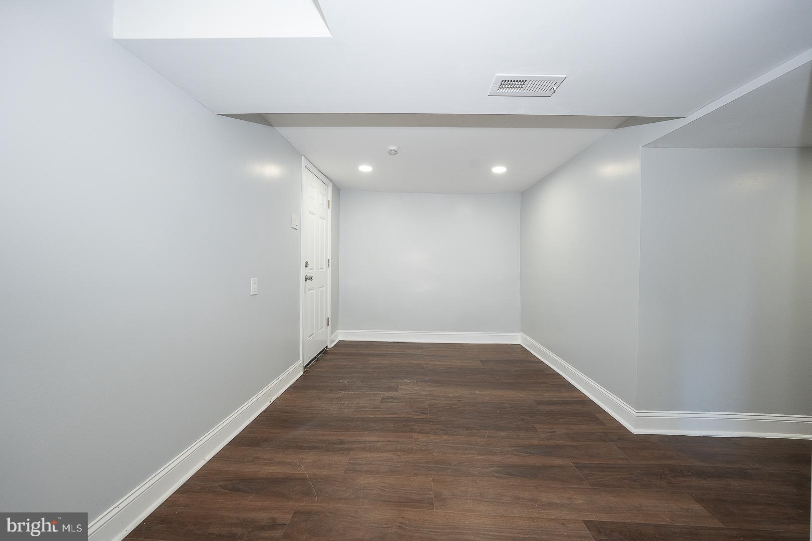 KIRKLAND - Residential