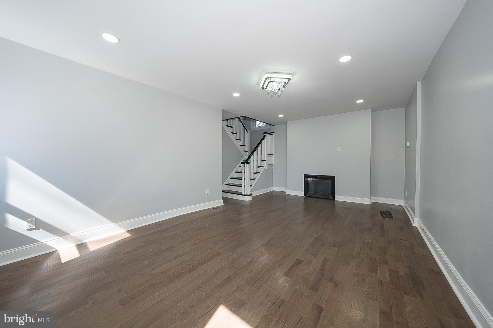 KIRKLAND - Residential