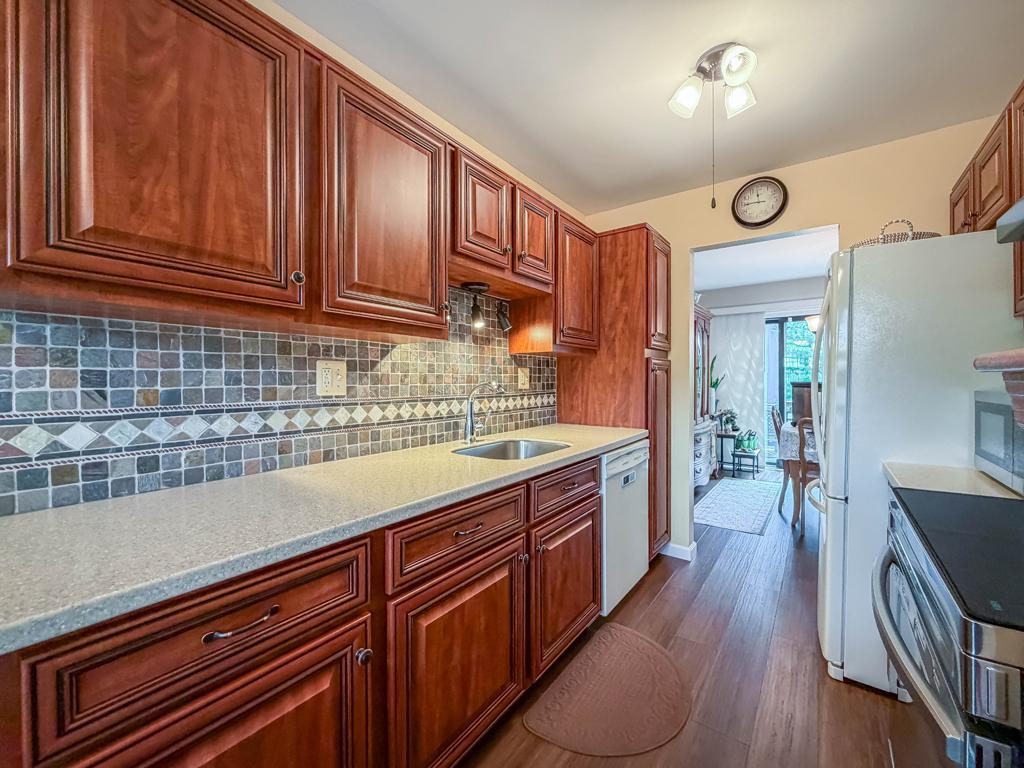 MONTGOMERY GLEN - Residential