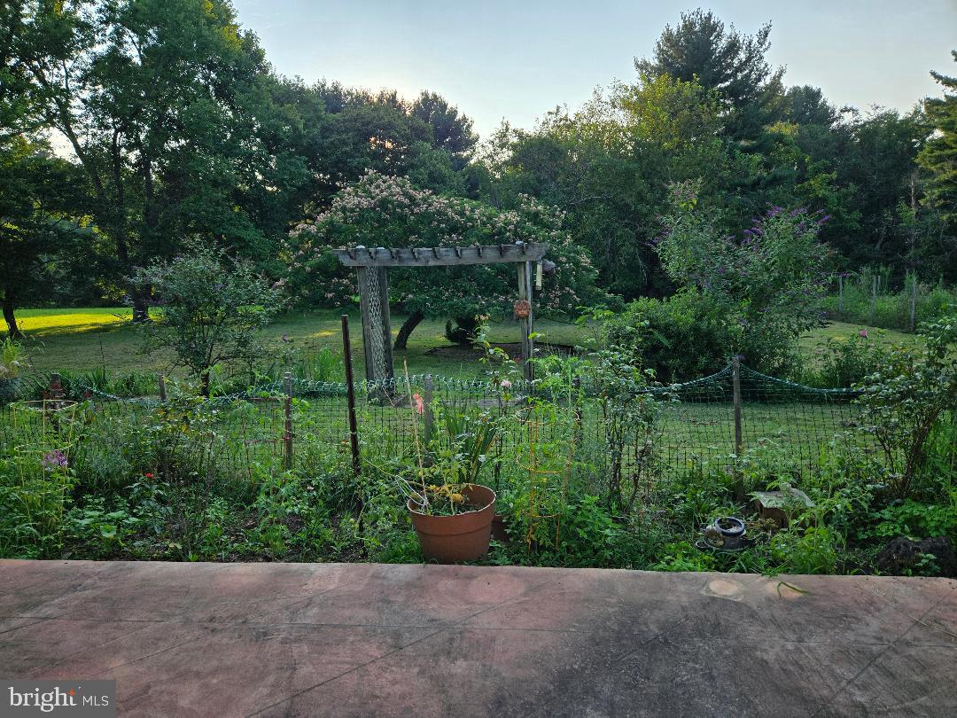 AVERY VILLAGE - Residential