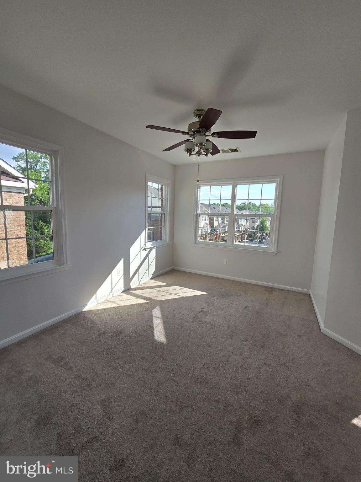 RETREAT AT FAIRWOOD TOWN - Residential Lease