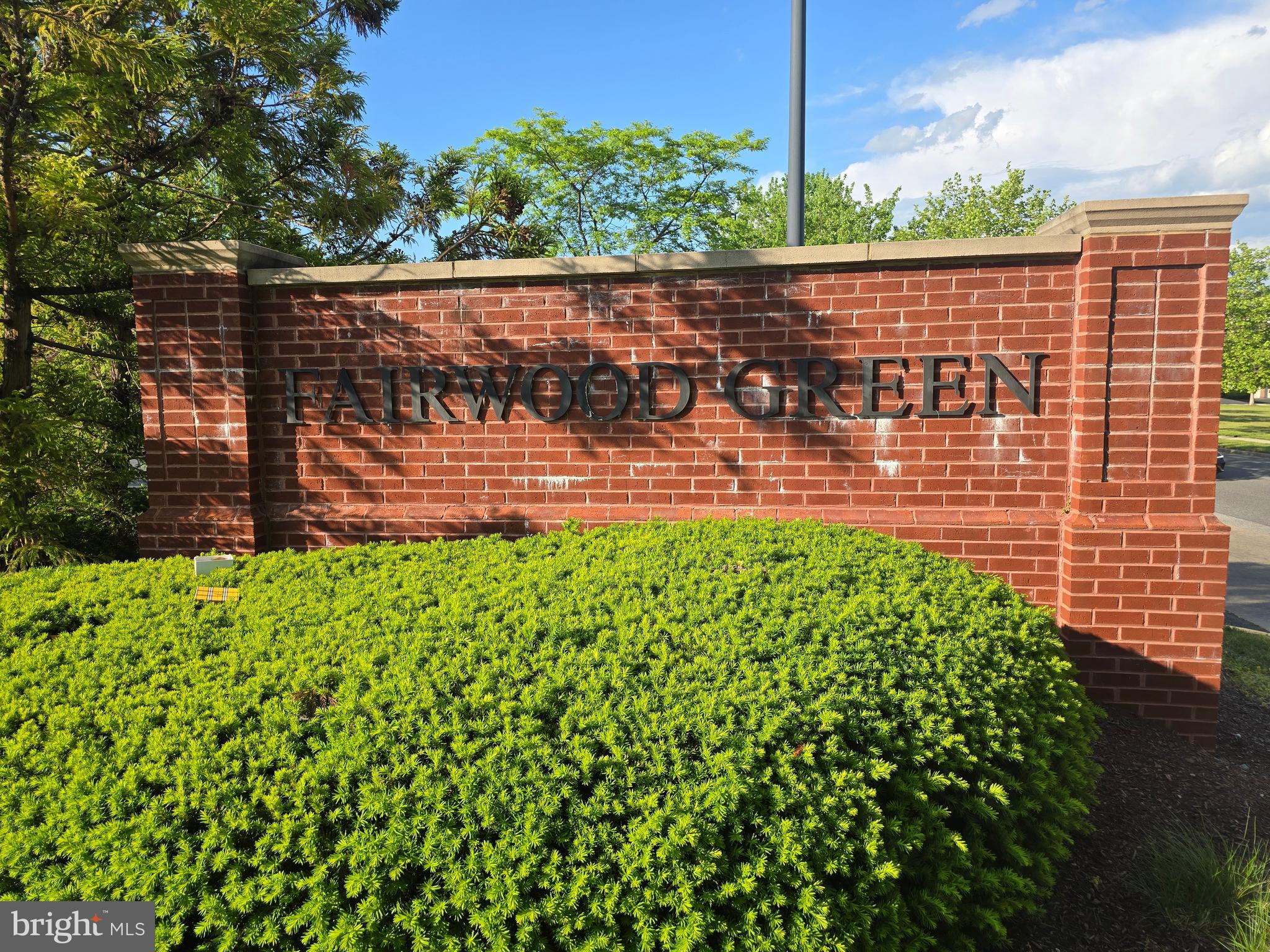 RETREAT AT FAIRWOOD TOWN - Residential Lease