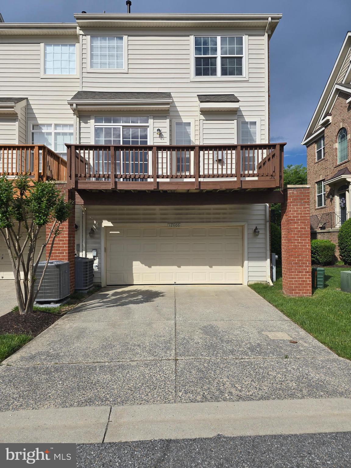 RETREAT AT FAIRWOOD TOWN - Residential Lease