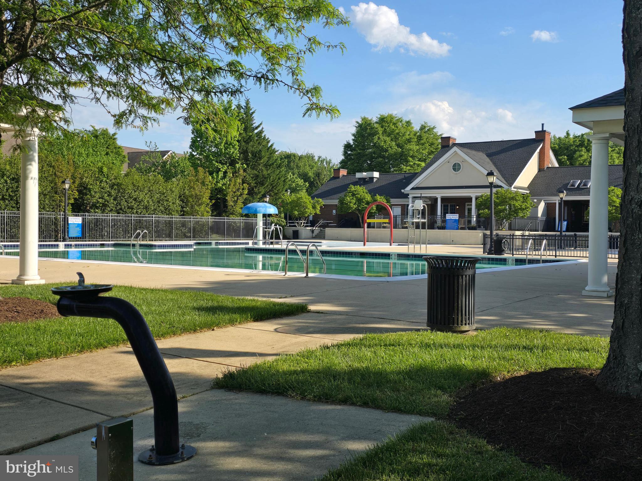 RETREAT AT FAIRWOOD TOWN - Residential Lease