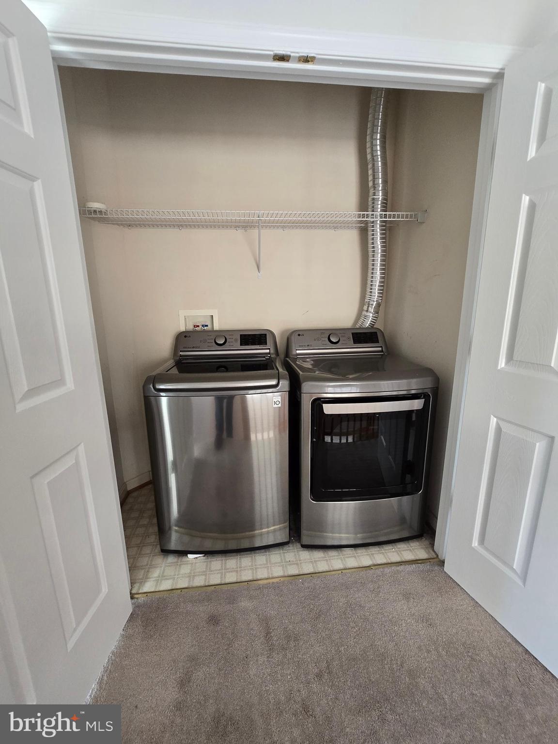 RETREAT AT FAIRWOOD TOWN - Residential Lease