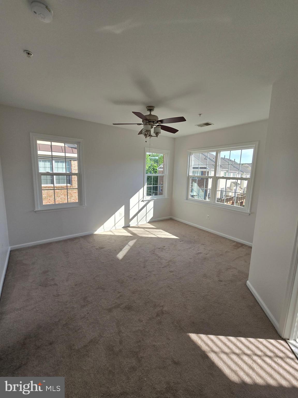 RETREAT AT FAIRWOOD TOWN - Residential Lease