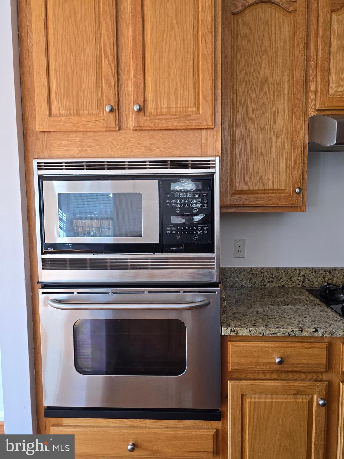 RETREAT AT FAIRWOOD TOWN - Residential Lease