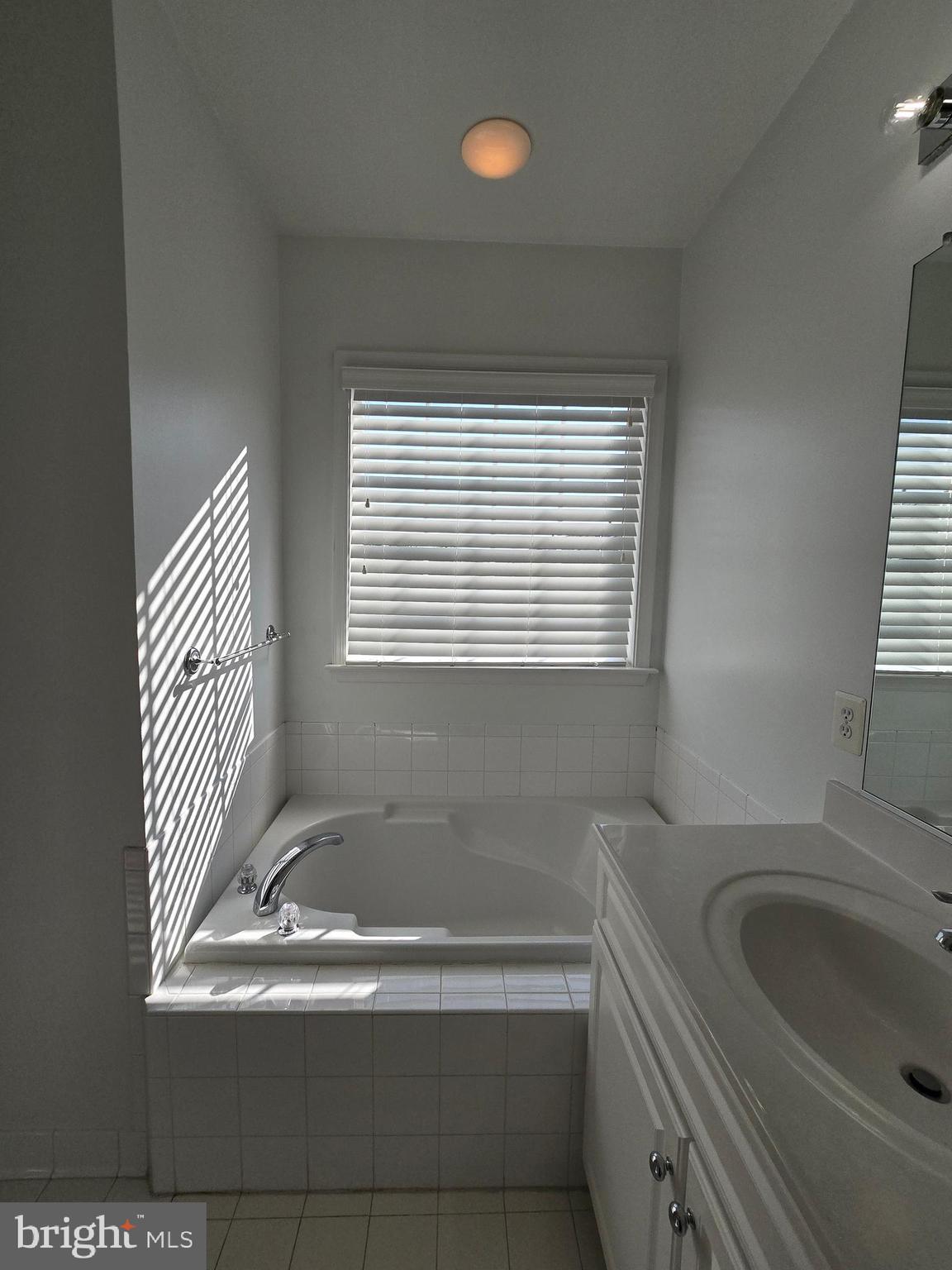 RETREAT AT FAIRWOOD TOWN - Residential Lease