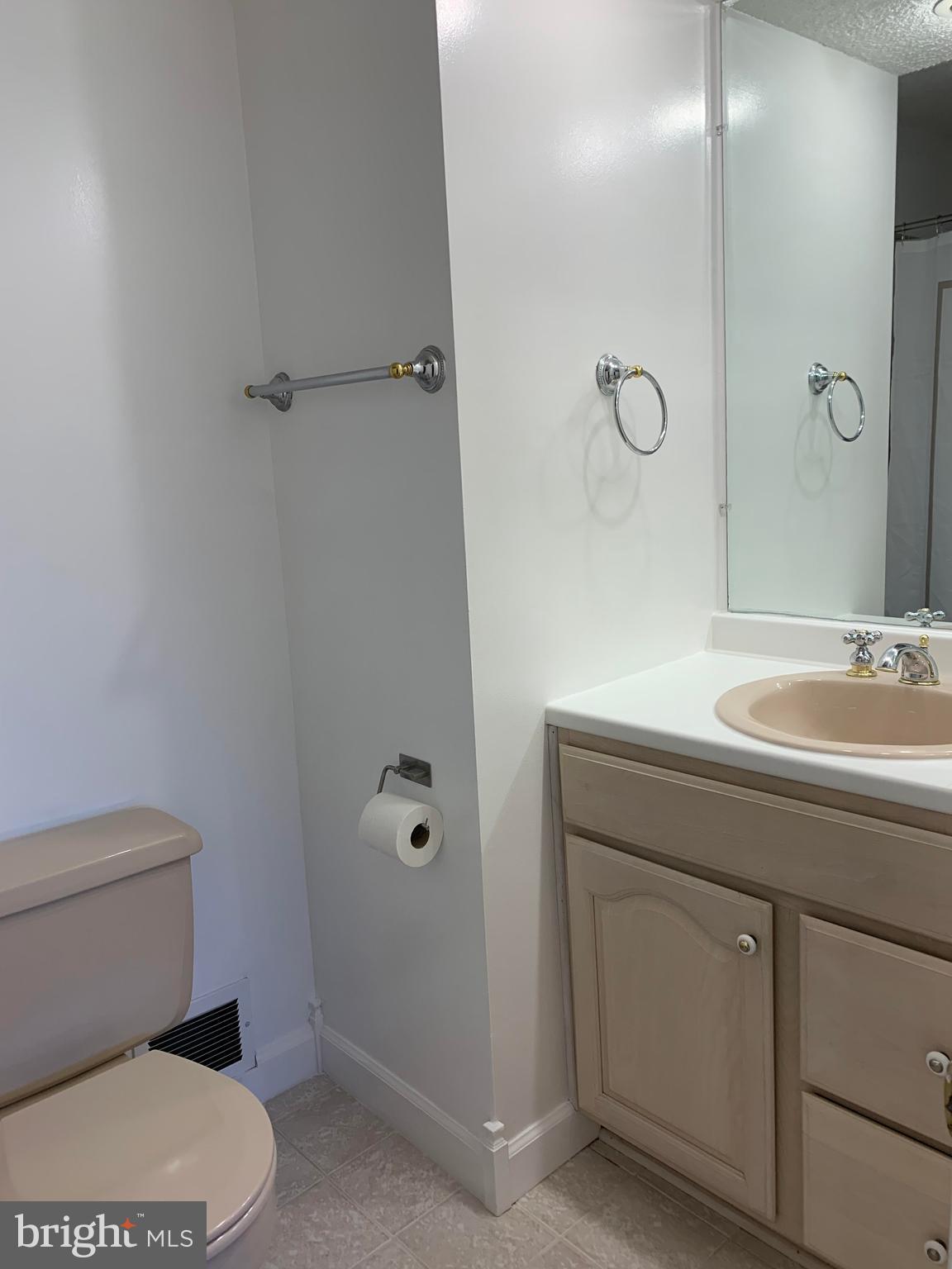 BEL PRE WOODS - Residential Lease