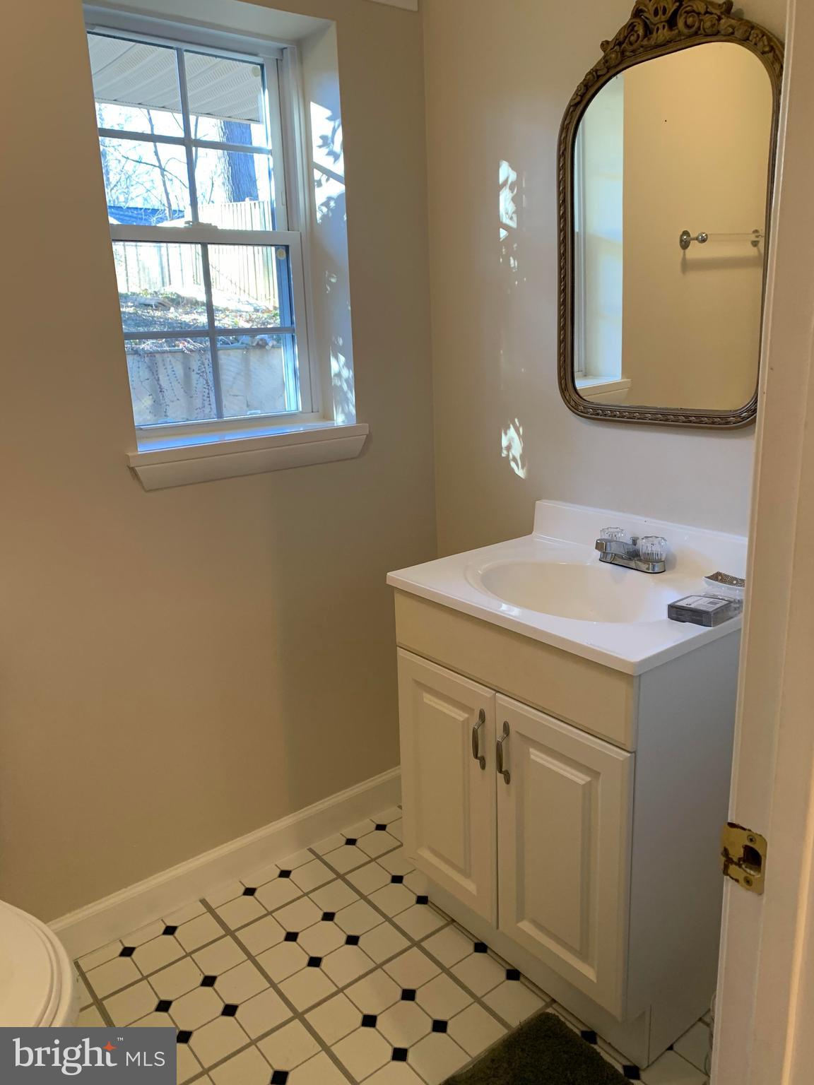 BEL PRE WOODS - Residential Lease