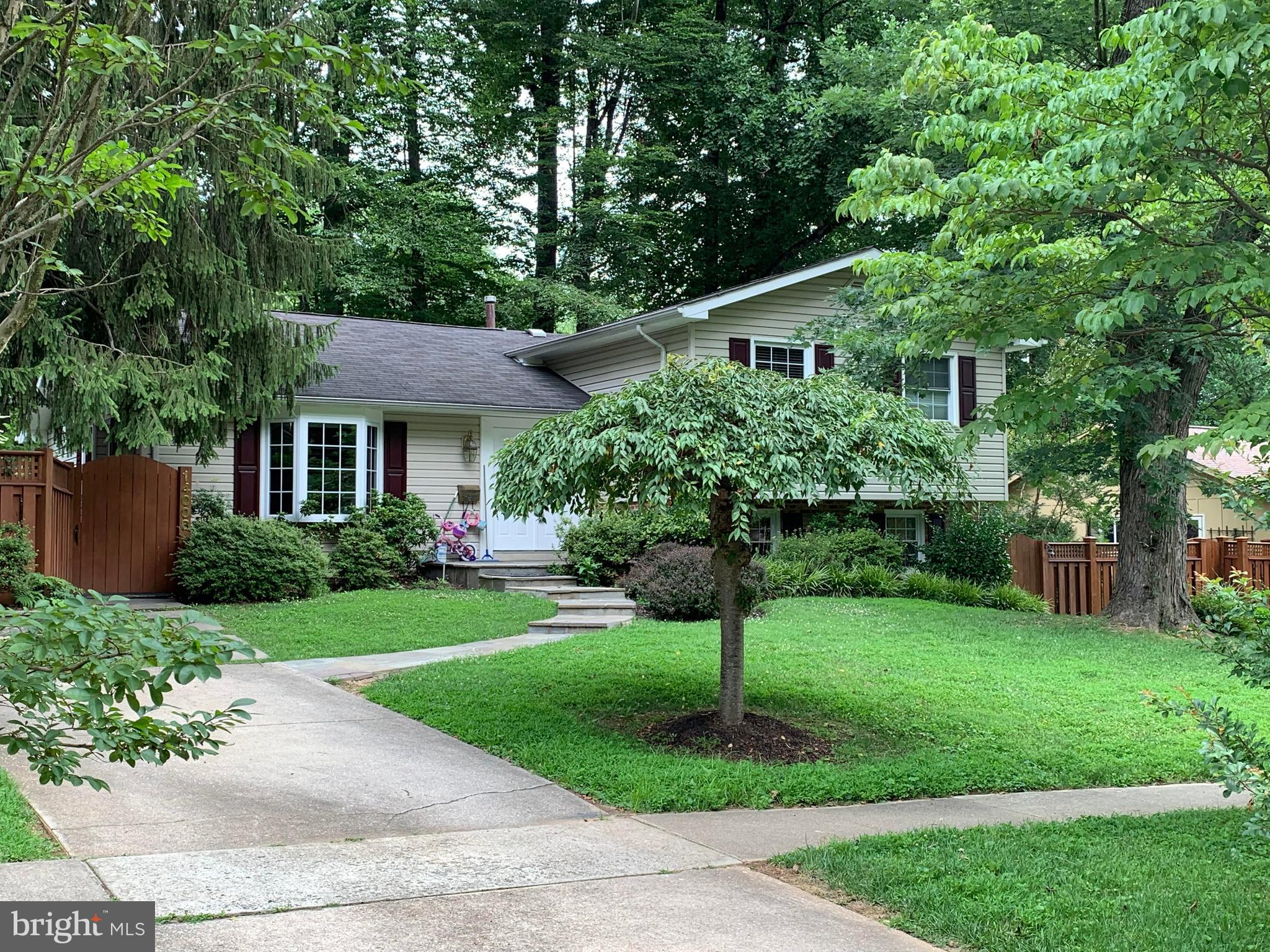 BEL PRE WOODS - Residential Lease