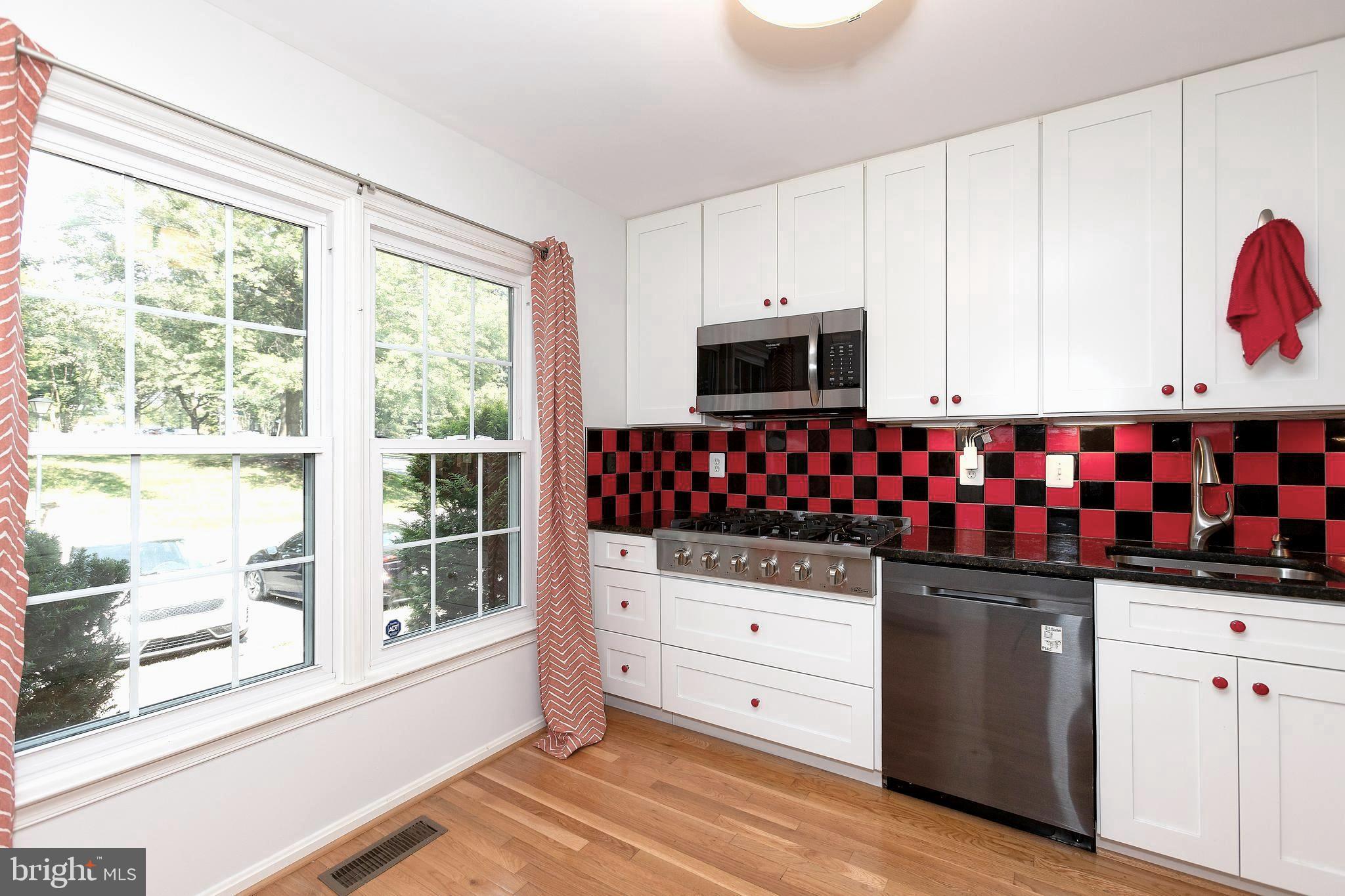 SPRING WOODS - Residential