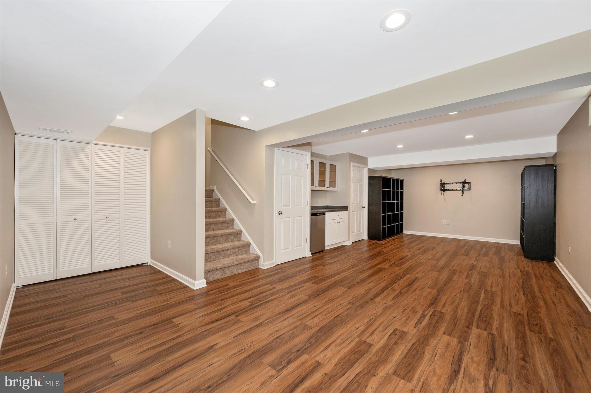 THE MEADOW AT NEW MARKET - Residential