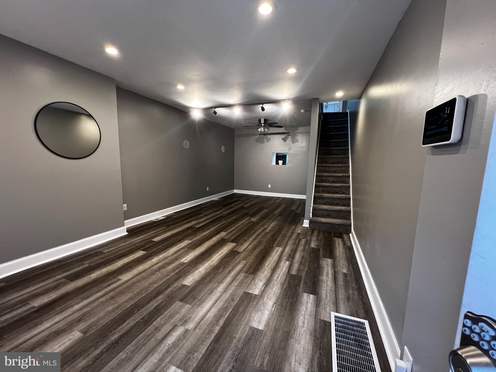 POINT BREEZE - Residential