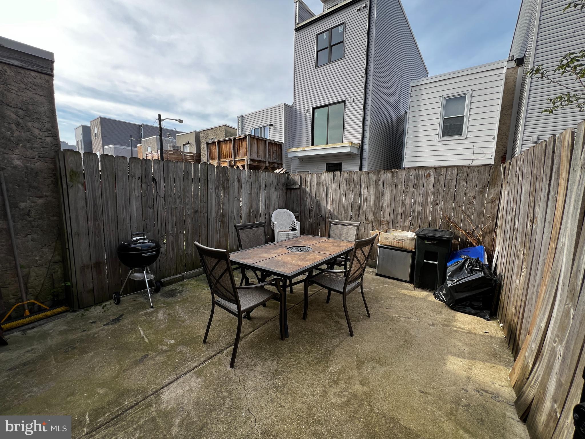 POINT BREEZE - Residential
