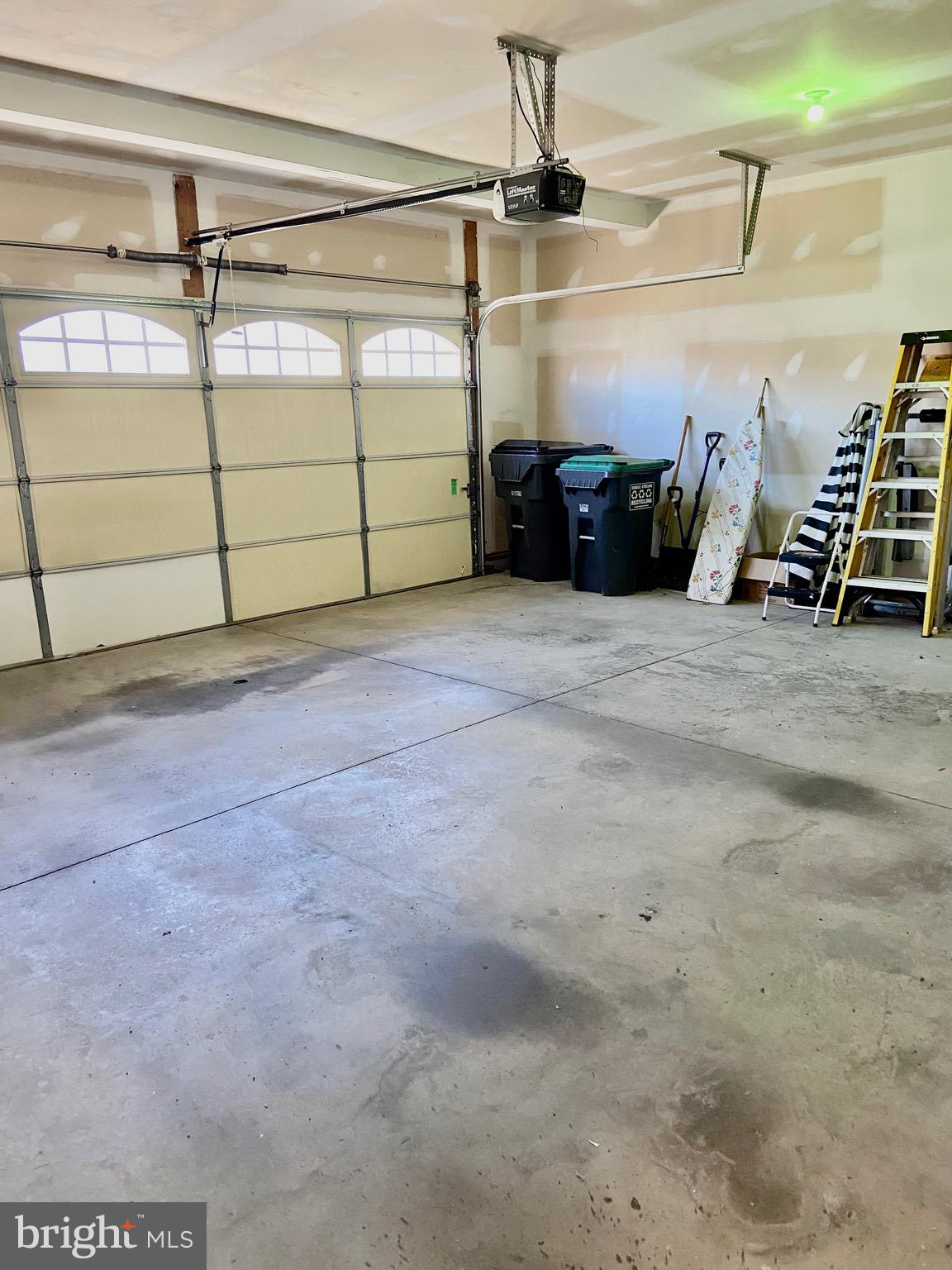 HONEY MEADOWS - Residential