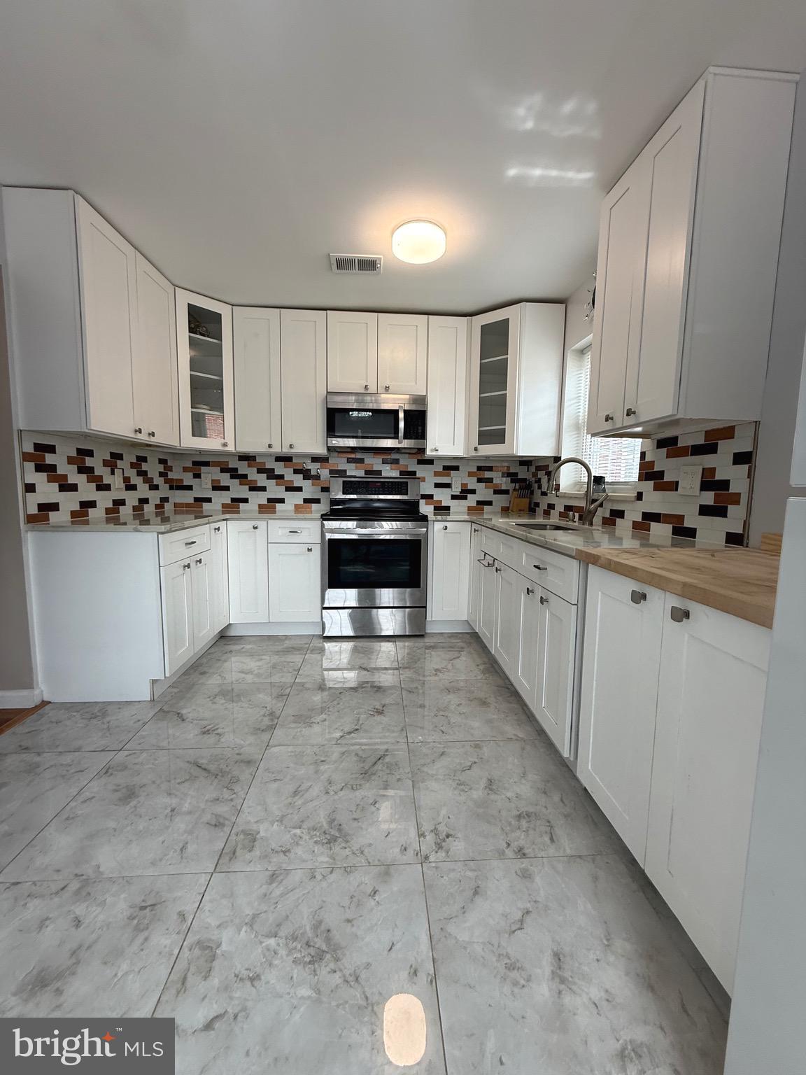 9526 HAGEL CIRCLE 06/A