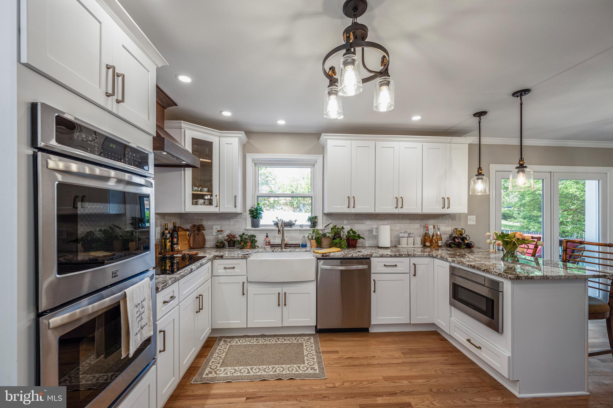 CRESTVIEW MANOR - Residential