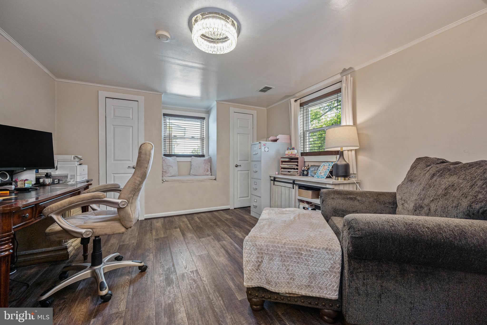 CRESTVIEW MANOR - Residential