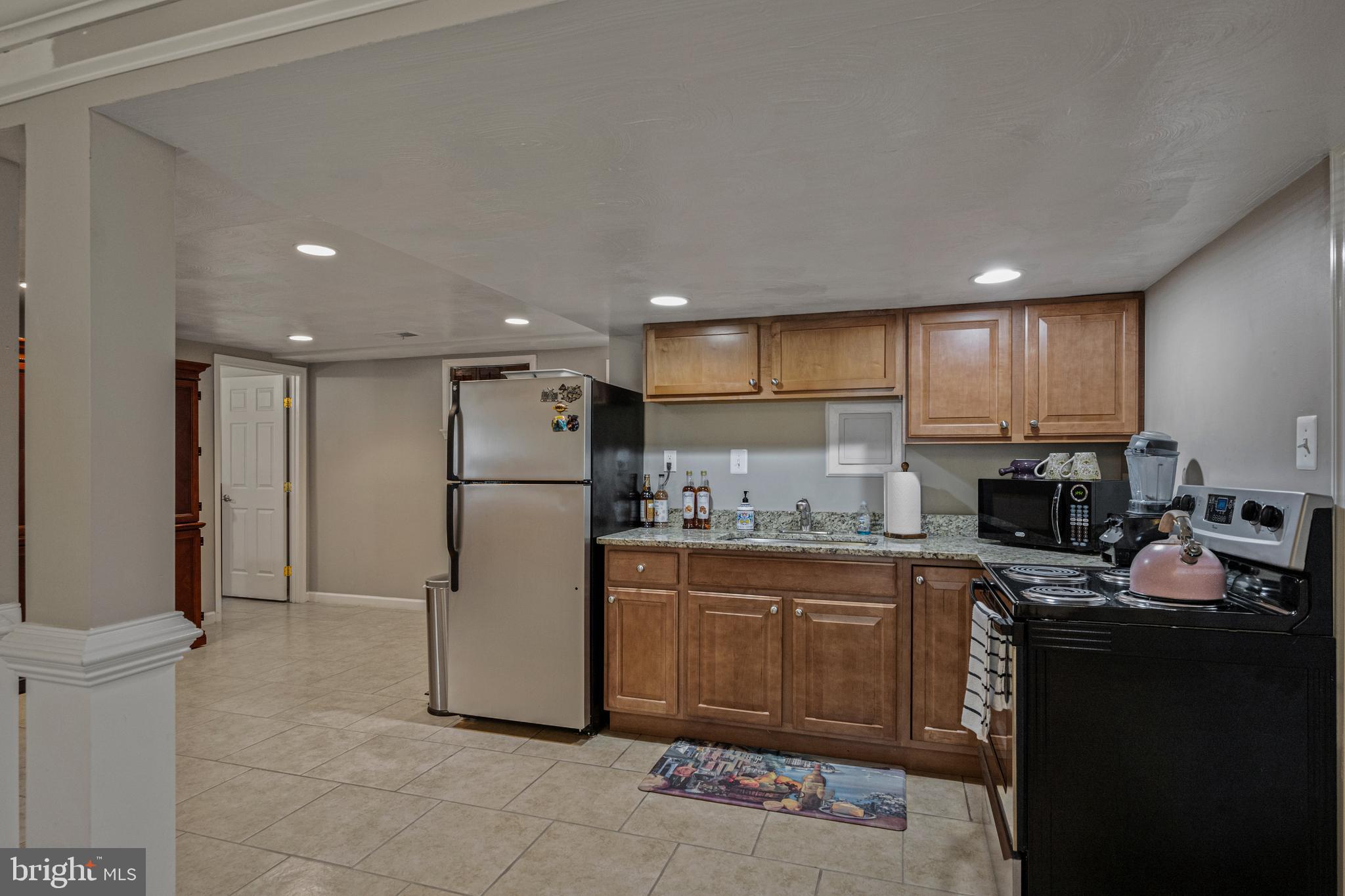 CRESTVIEW MANOR - Residential