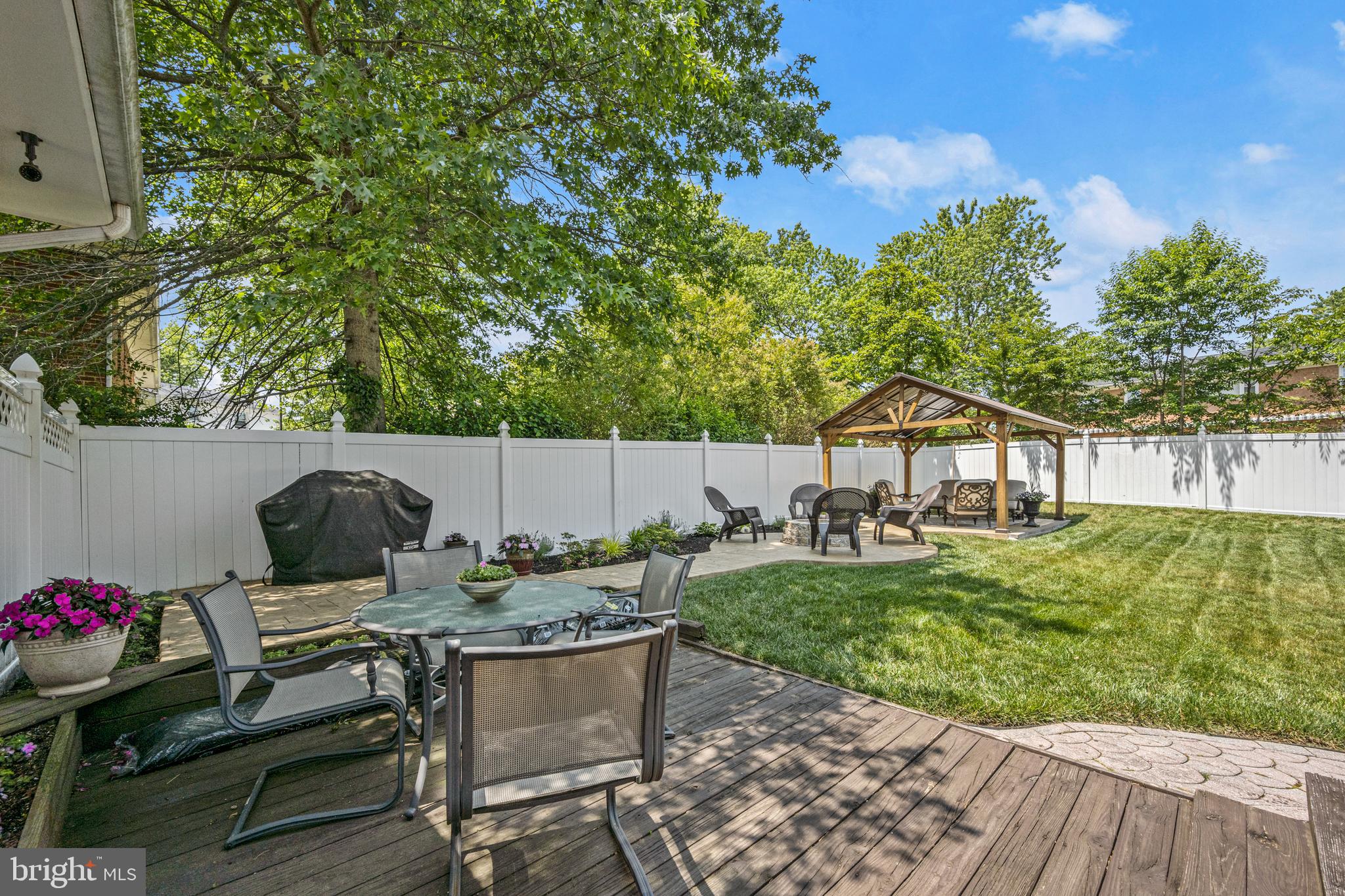 CRESTVIEW MANOR - Residential