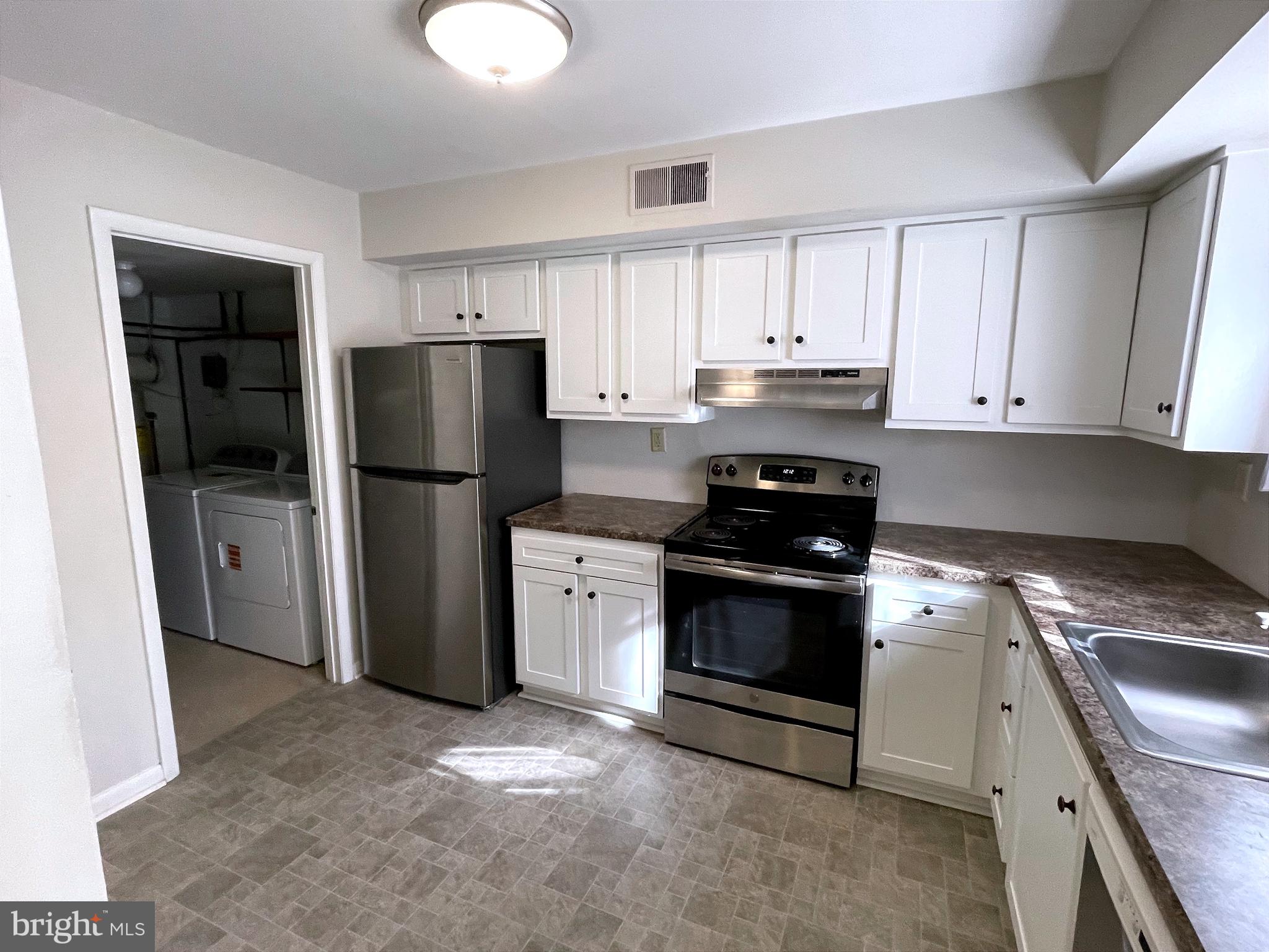 1401 CHELMSFORD CIRCLE