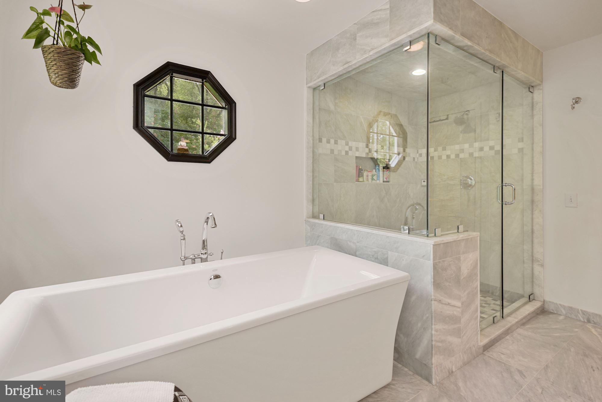 CARDEROCK SPRINGS - Residential