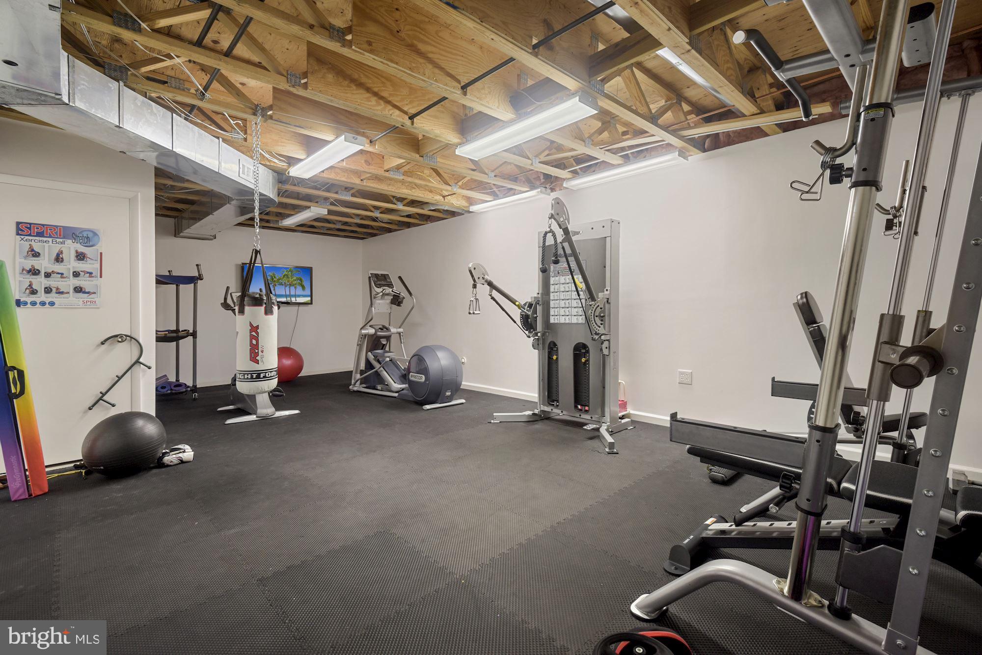 CARDEROCK SPRINGS - Residential