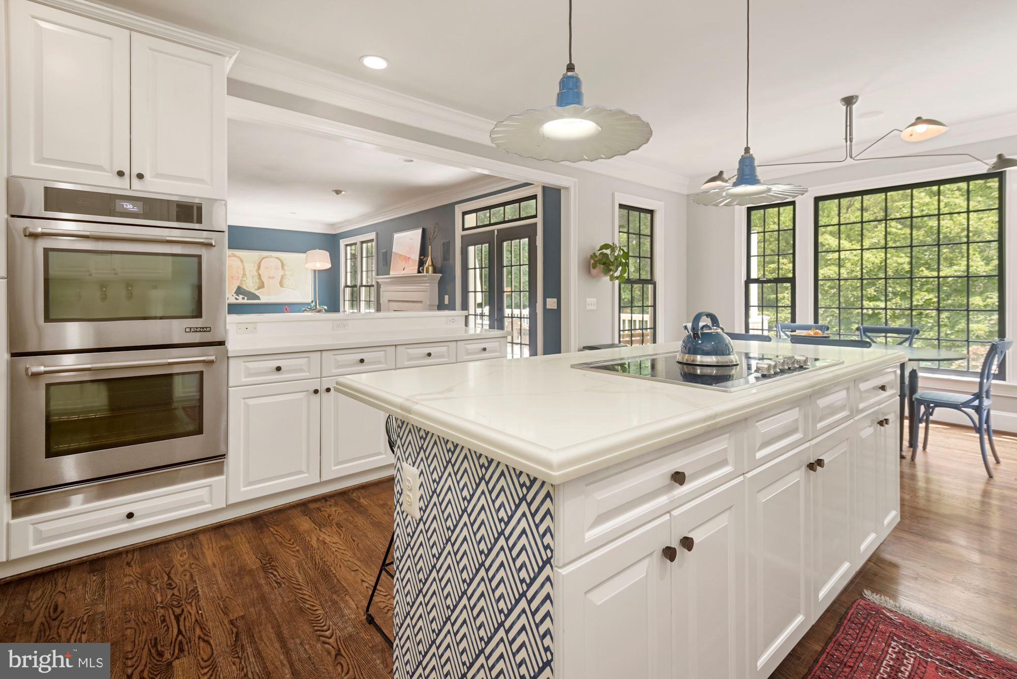 CARDEROCK SPRINGS - Residential