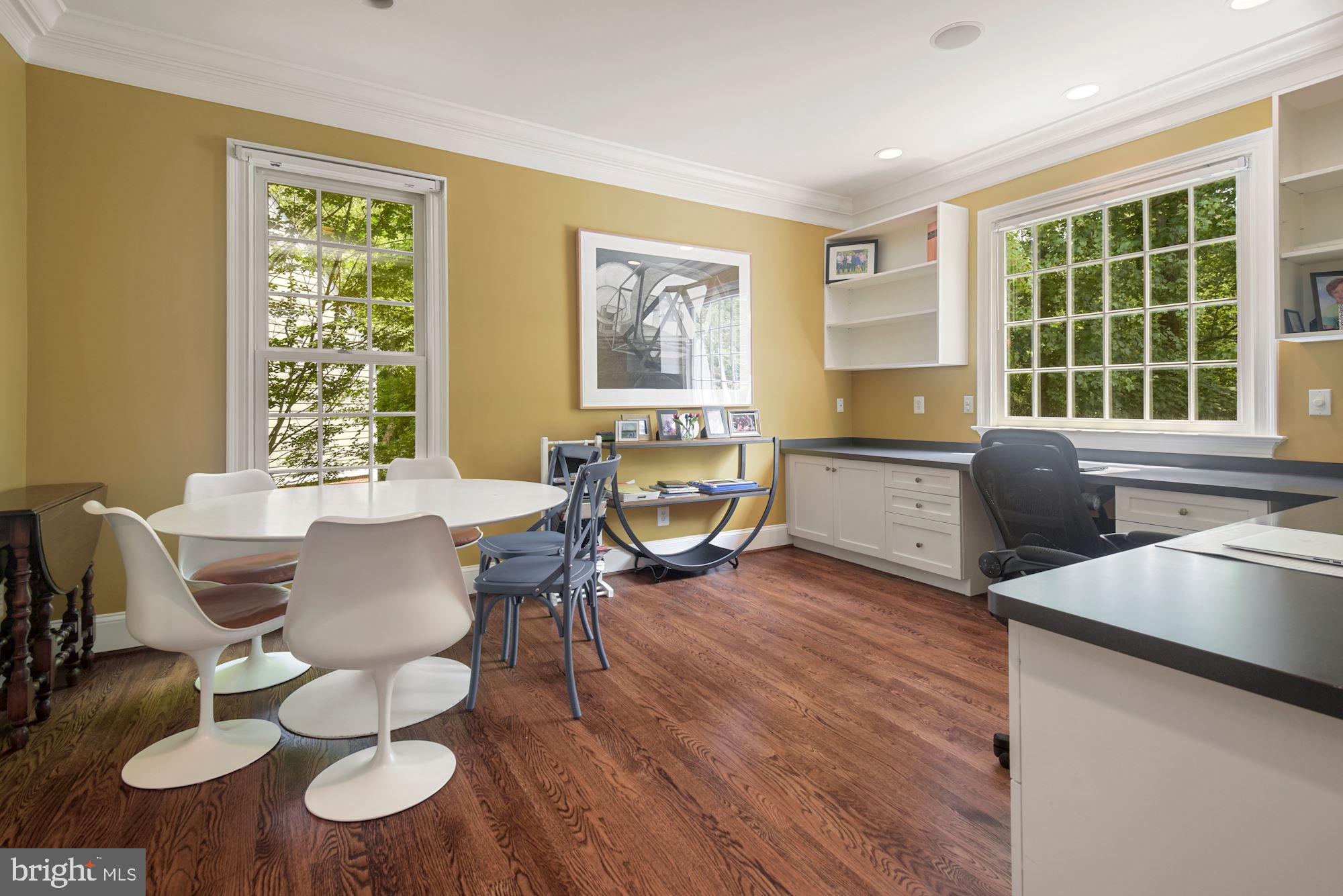 CARDEROCK SPRINGS - Residential