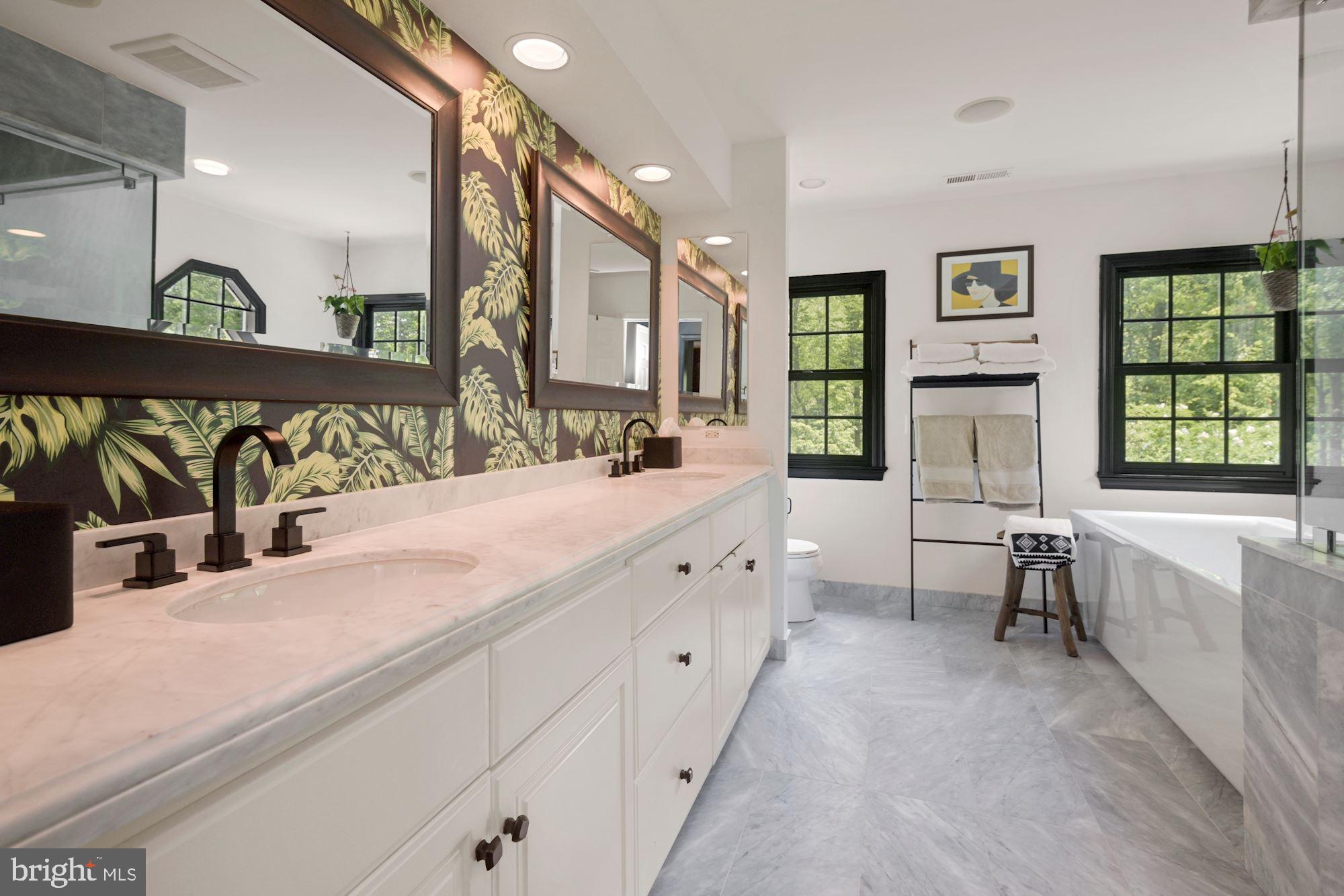 CARDEROCK SPRINGS - Residential